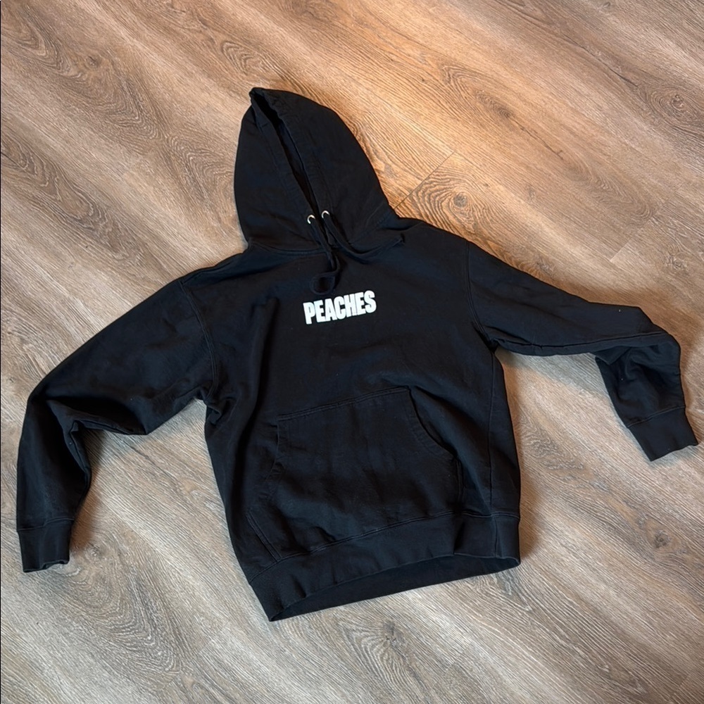 Peaches- Justin beiber- size medium
